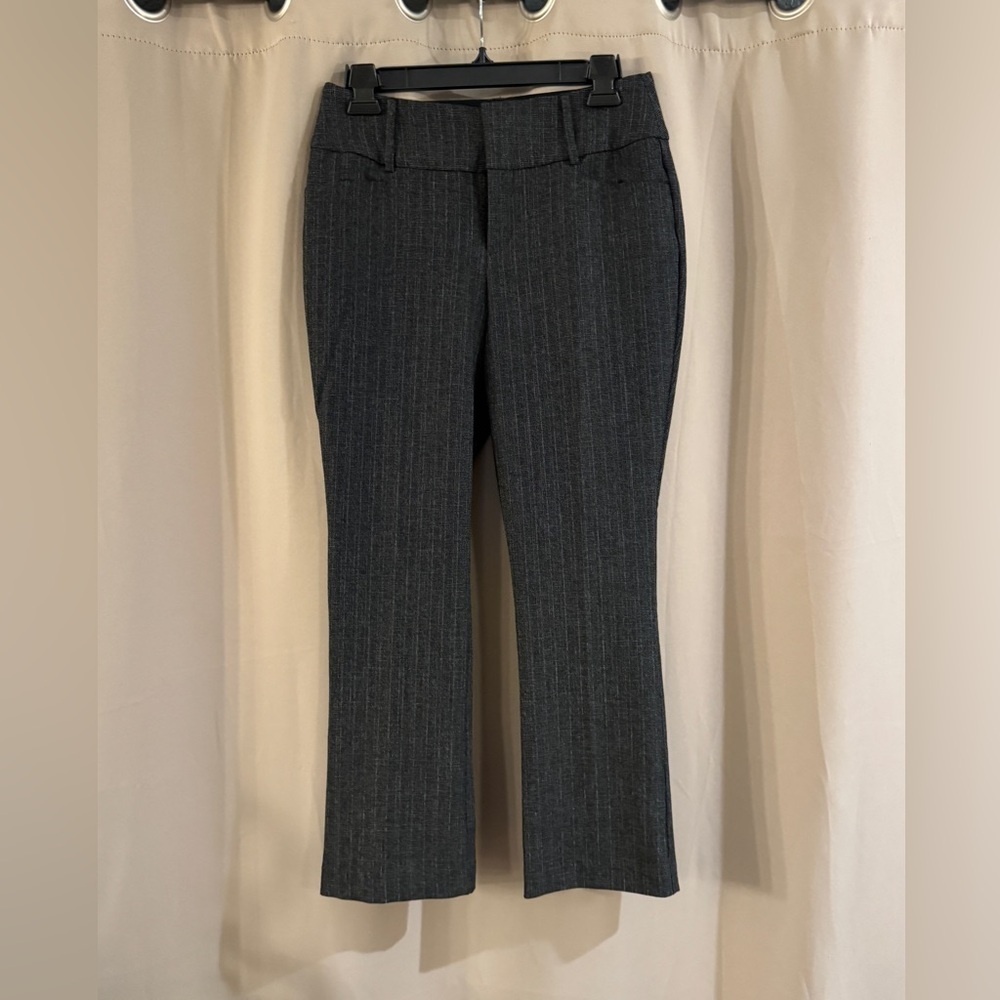 Apt.9 Petite Short Gray Pinstripe Cropped Pants